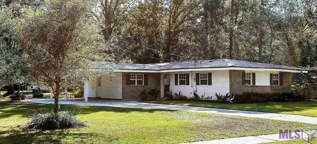 Building Photo - 8032 Sholar Dr