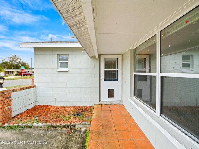 Building Photo - 905 Lisa Dr