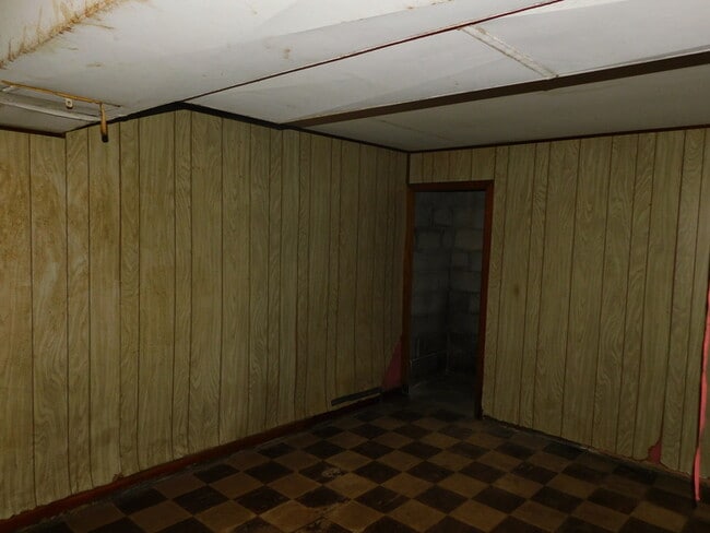 Building Photo - 901 Mahrenholz Ave