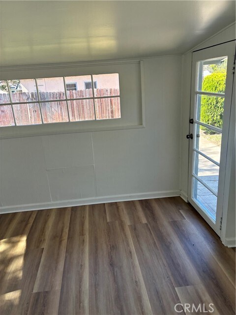 Building Photo - 863 Morada Pl