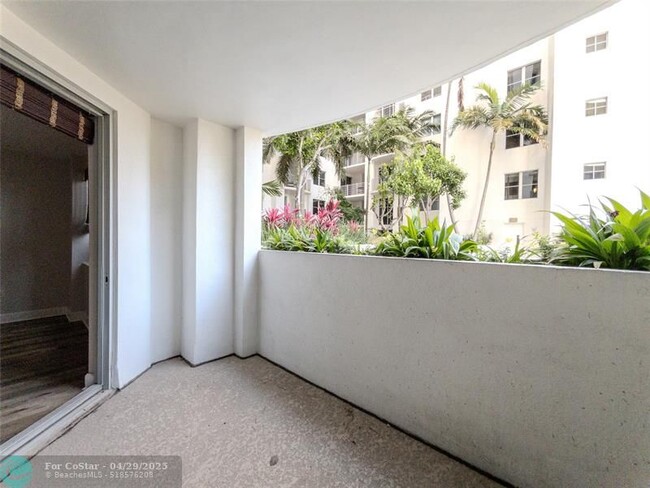 Building Photo - 1830 Radius Dr