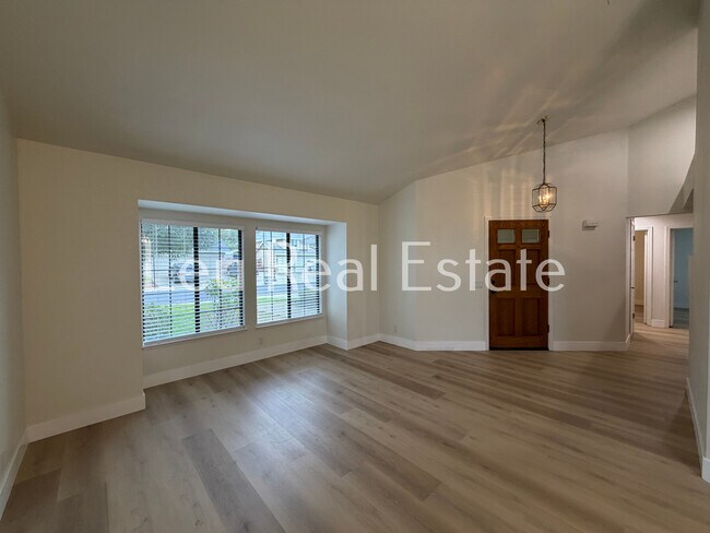 Building Photo - 167 Stonington Way