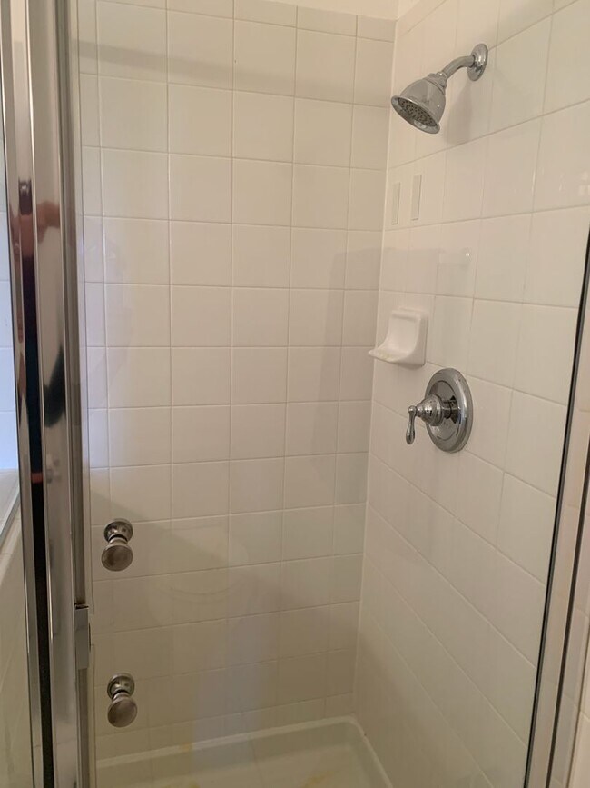 Building Photo - Lovely furnished Green Valley condo in Res...