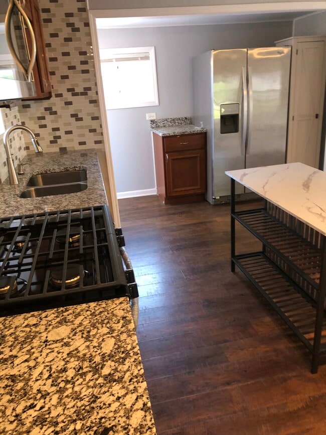 Building Photo - 115 Grant St