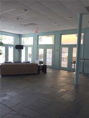 Building Photo - 1205 St Charles Ave