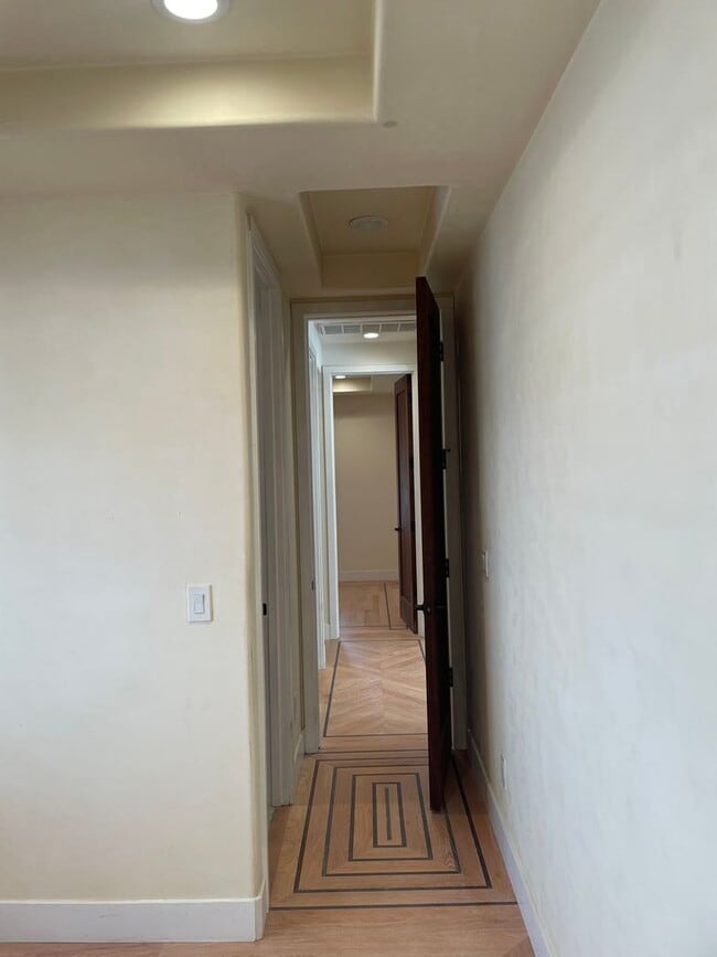 Building Photo - 3018 D St