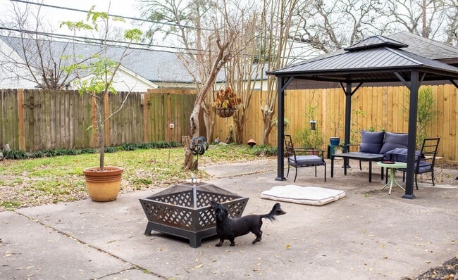 Building Photo - 1911 Shadow Bend Dr