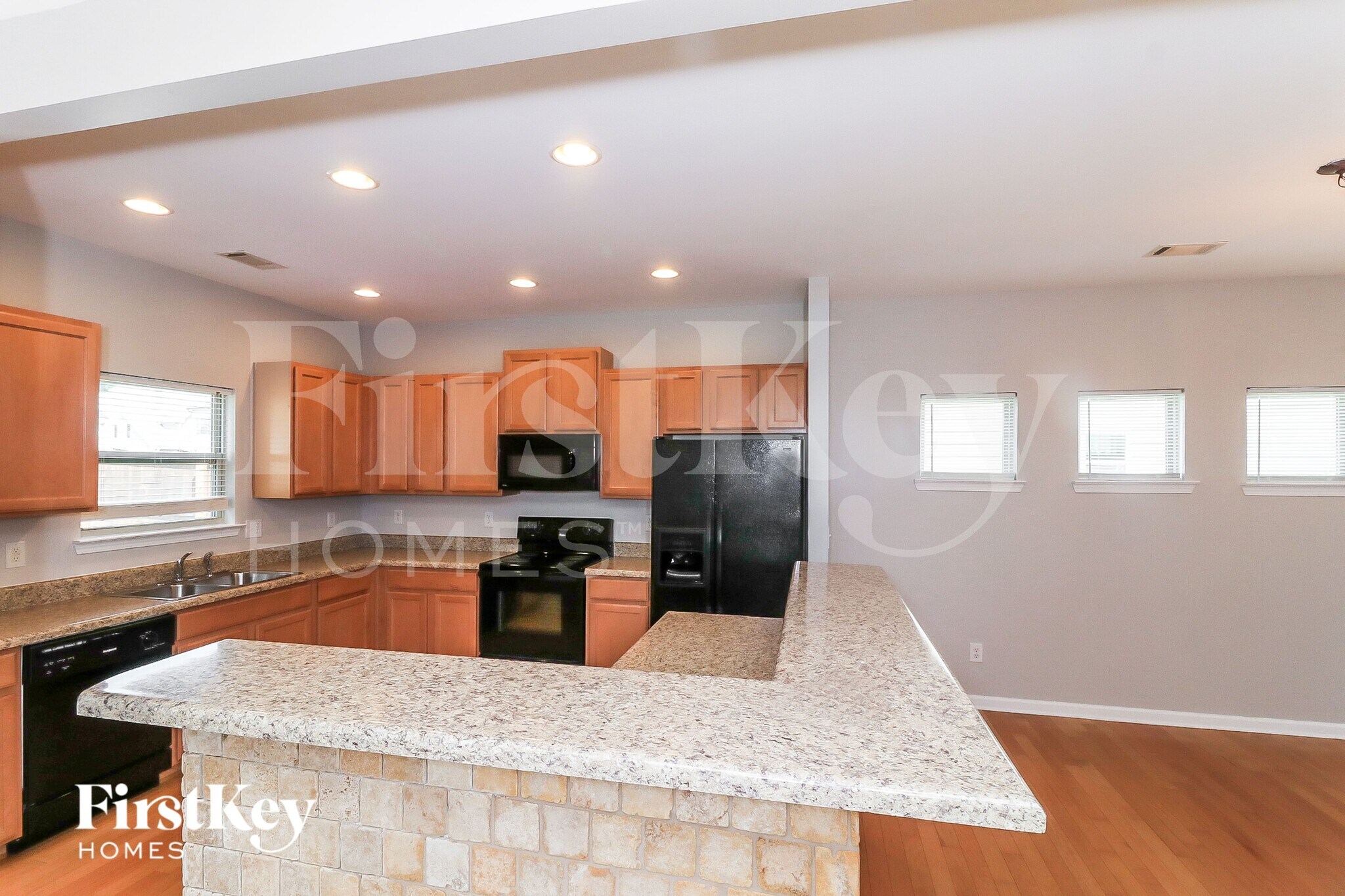 Building Photo - 7271 Silk Tree Pointe