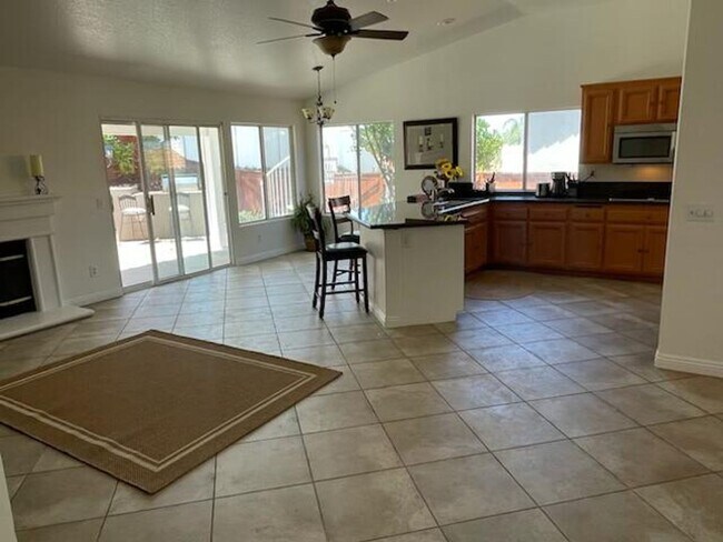 Building Photo - Corona- Single Story pool home