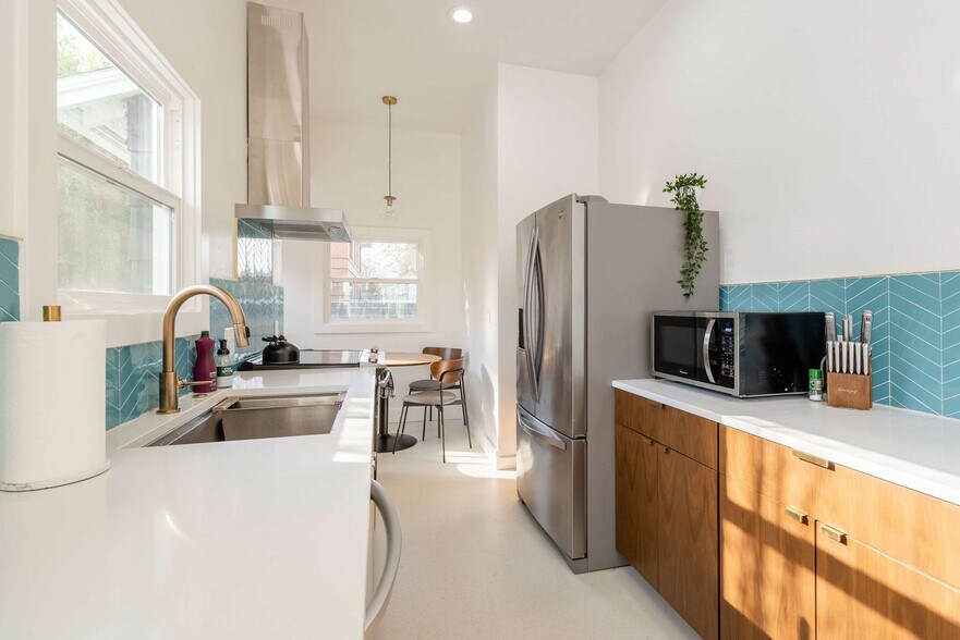 Building Photo - 1425 SE 41st Ave