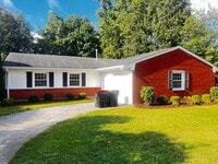Building Photo - Wonderful 3 Bed and 1.5 Bath Ranc-Style Home