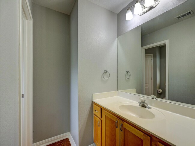 Building Photo - 1554 Homewood Cir