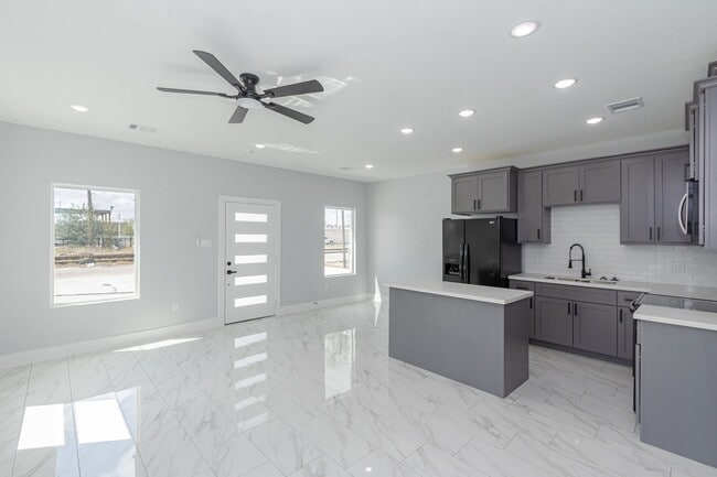 Building Photo - 6513 Avenue C