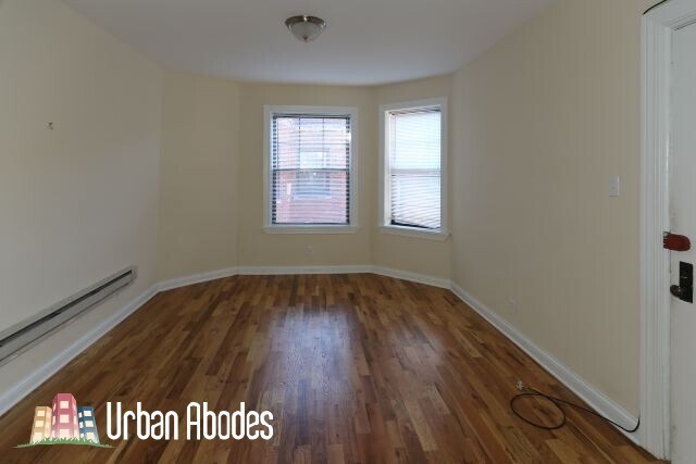 Building Photo - 4414 N Wolcott Ave