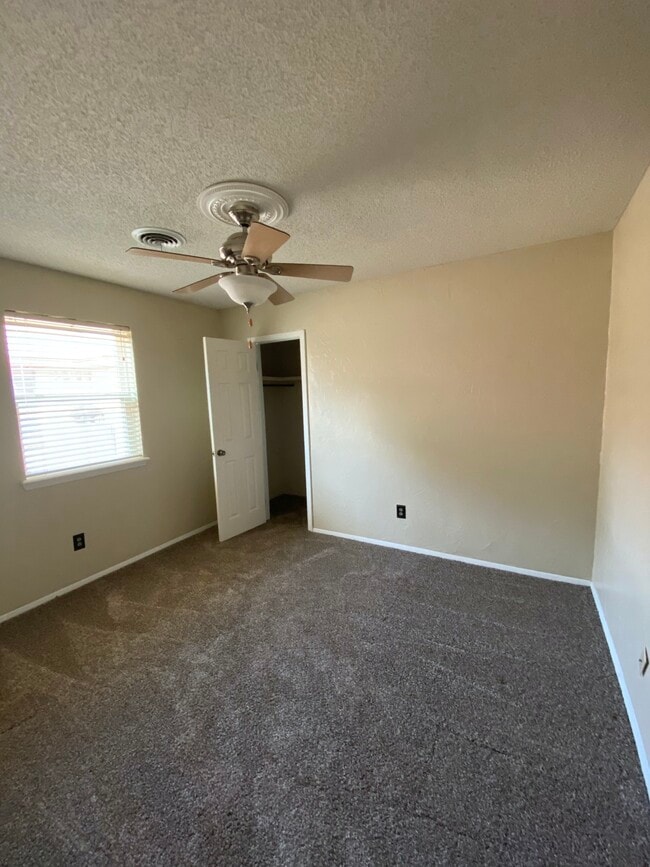 Building Photo - 4470 Ridgecrest Cir