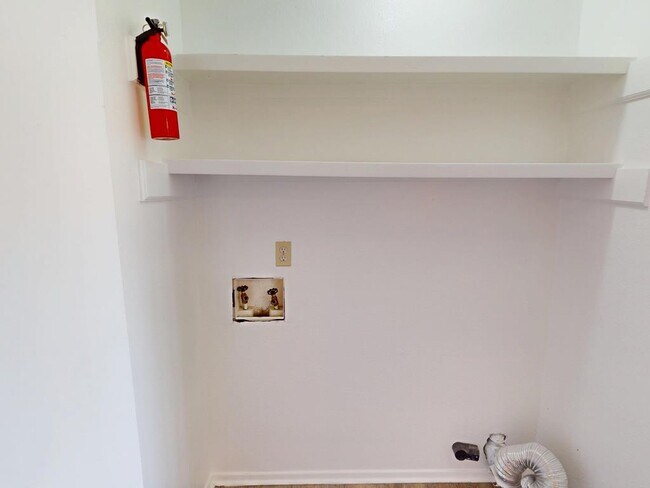 Building Photo - 408 SE 6th St