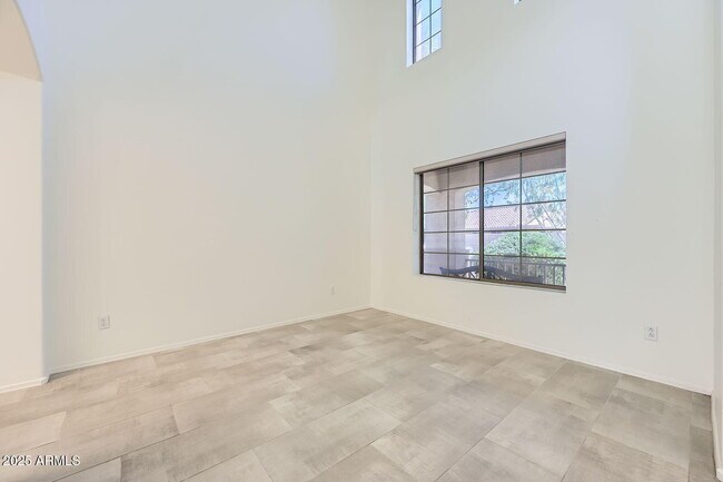 Building Photo - 10310 E Le Marche Dr