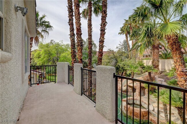 Building Photo - 9817 Park Brook Ave