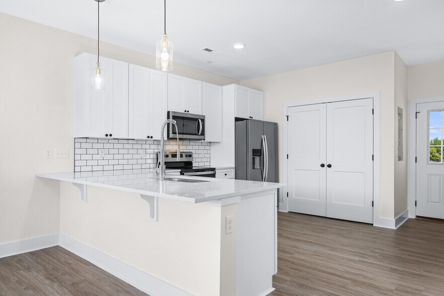 Building Photo - 1430 Spring Pointe Ln