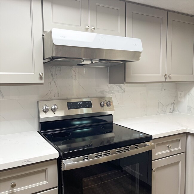 Building Photo - 7331 Chasewood Dr