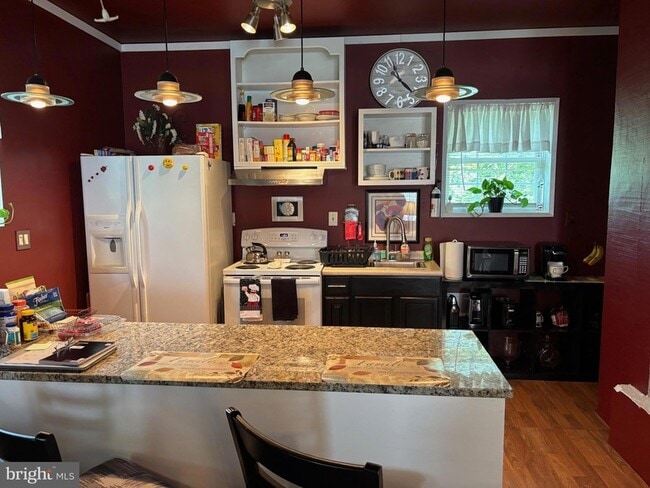 Building Photo - 579 Leeland Rd