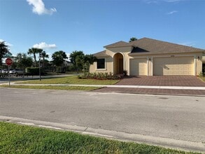 Building Photo - 10005 W Verona Cir