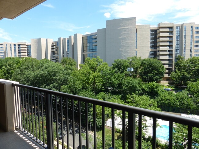 View from balcony - 1300 Army Navy Dr