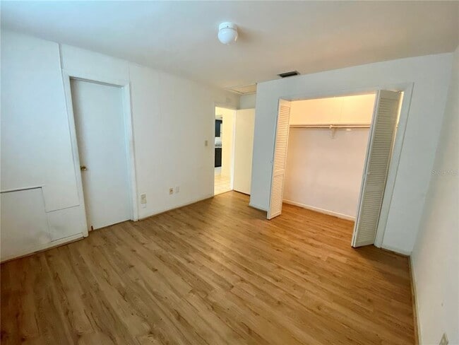 Building Photo - 2084 Ridgelane Rd