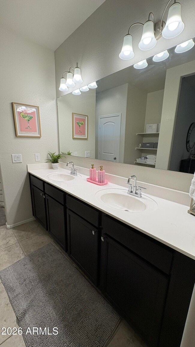 Building Photo - 30998 W Earll Dr