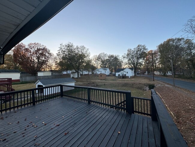 Building Photo - Fully remodeled, 2 bed 1 bath house, Walk to downtown Kannapolis!