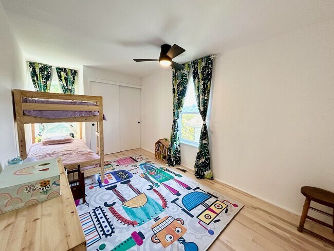 Building Photo - PRAGER DUPLEX