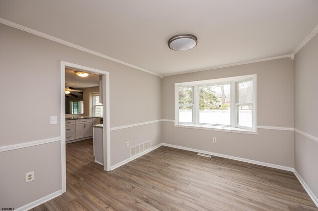 Building Photo - 320 Bergen Ave