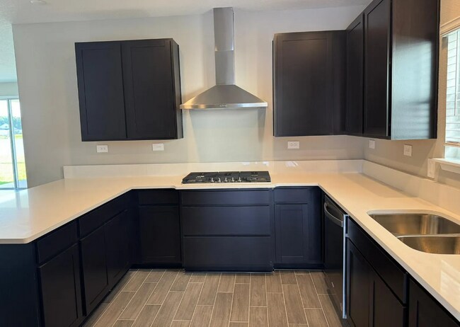 Building Photo - 657 Silver Landing Dr