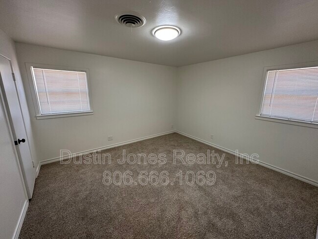 Building Photo - 4414 39th St