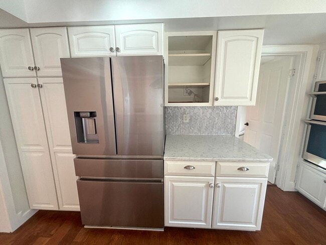 Building Photo - 3 Bedroom pool home available in exclusive Rossmoor neighborhood