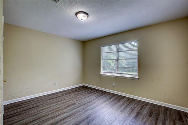 Building Photo - 820 Collin Dr