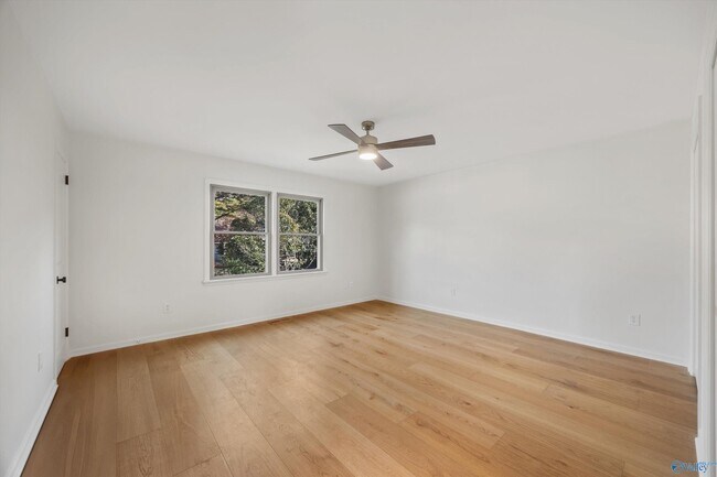 Building Photo - 8003 Brookfield Cir SE