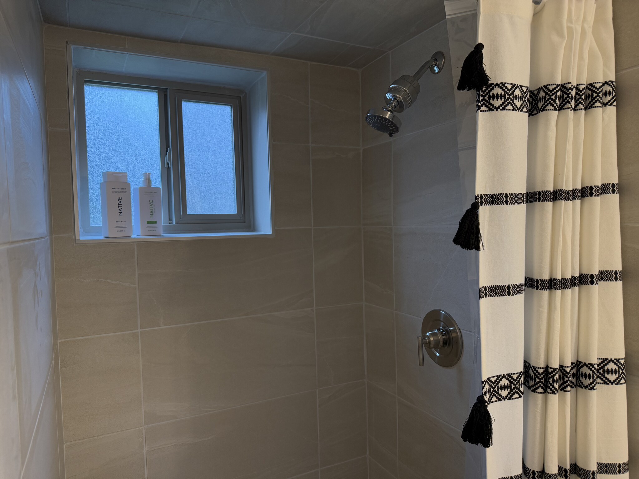 Building Photo - 2260 Richards Ave