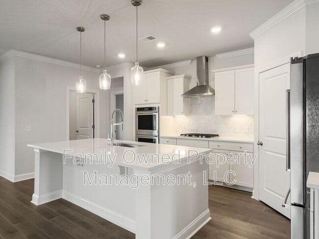 Building Photo - 208 Shortmarsh St