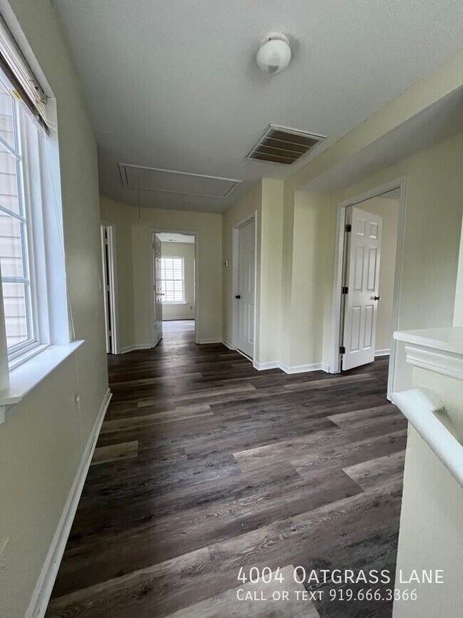 Building Photo - 4004 Oatgrass Ln