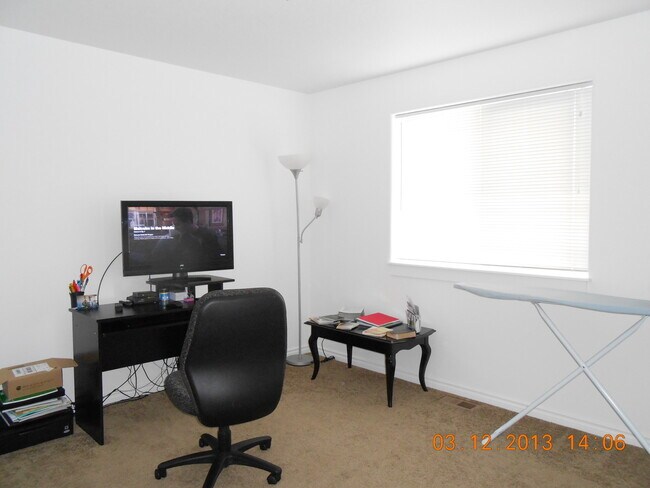 Building Photo - 044-4463-4465 Blueberry Duplex, Salem