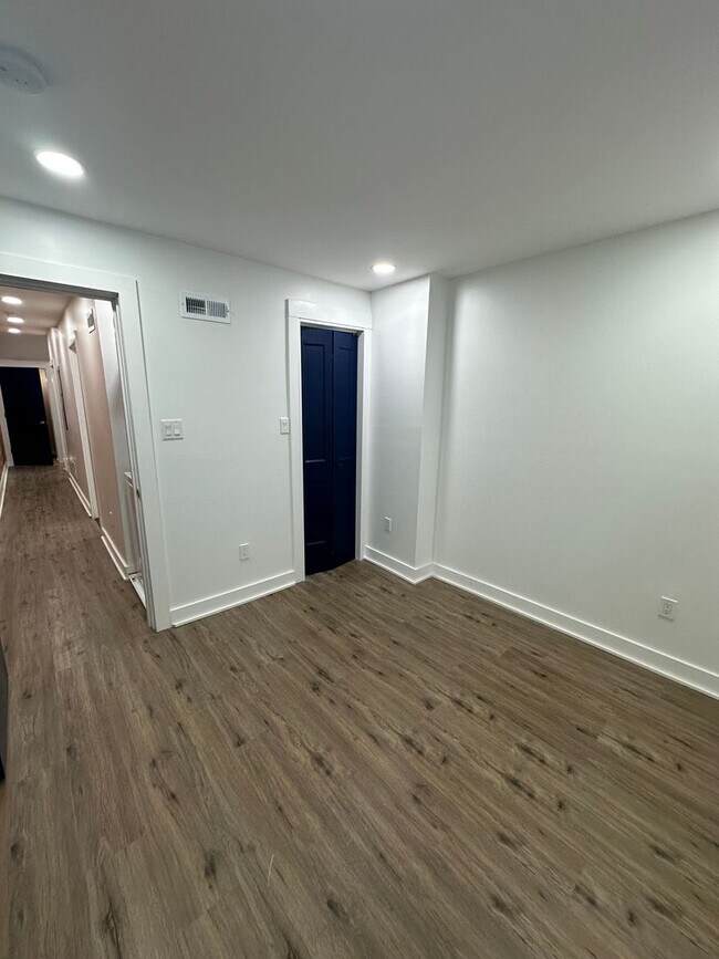 Building Photo - Fully renovated 2 Bedroom apartment. Section 8 approved