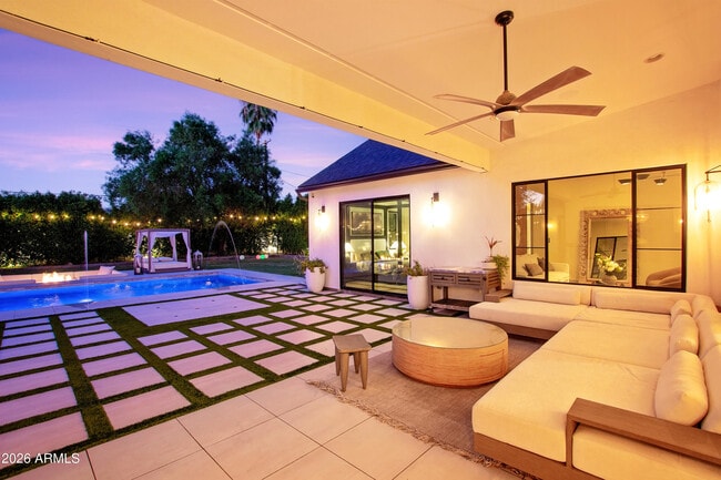 Building Photo - 2912 E Pierson St