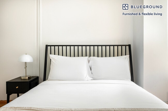 Building Photo - 1284 Beacon St