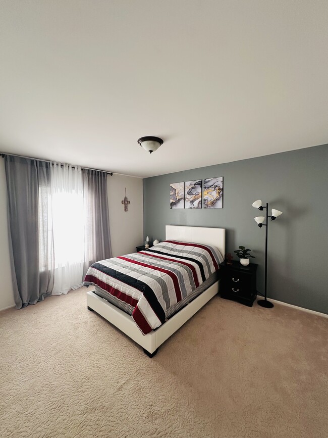 Building Photo - 5226 Cedarhurst Dr