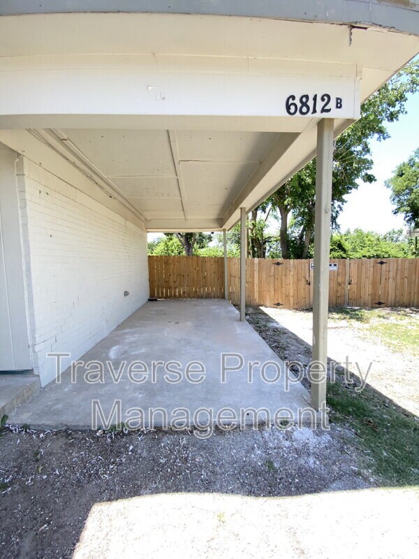 Building Photo - 6812 Trail Lake Dr