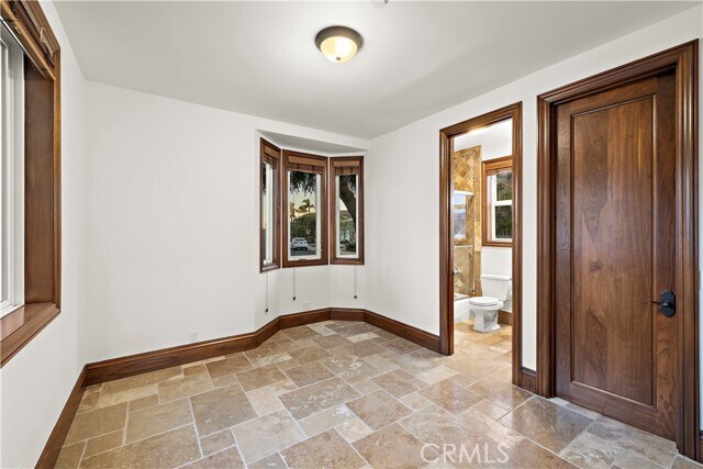 Building Photo - 3811 Vista Blanca