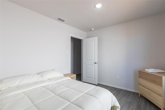 Building Photo - 201 Coyote Creek Ct