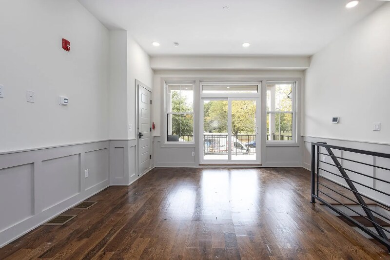 Building Photo - 2233 N 33rd St