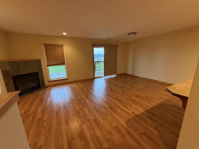 Building Photo - 1030 4th Ave